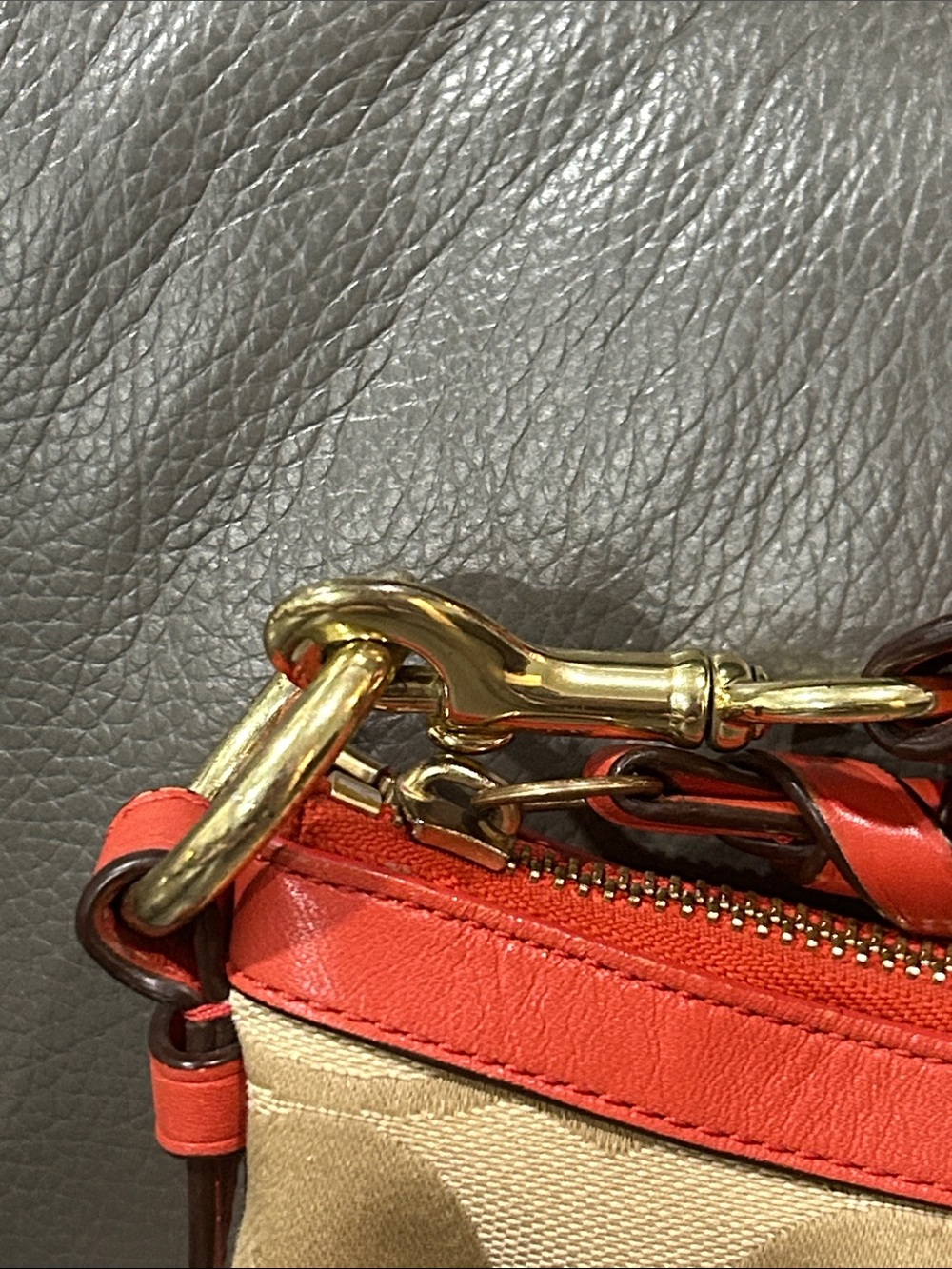 Coach Signature Hobo crossbody bag GUC - Picture 4 of 16